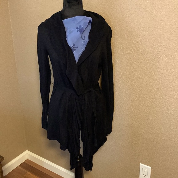 Daisy Fuentes knit Cardigan with belted waist. M - Picture 1 of 6